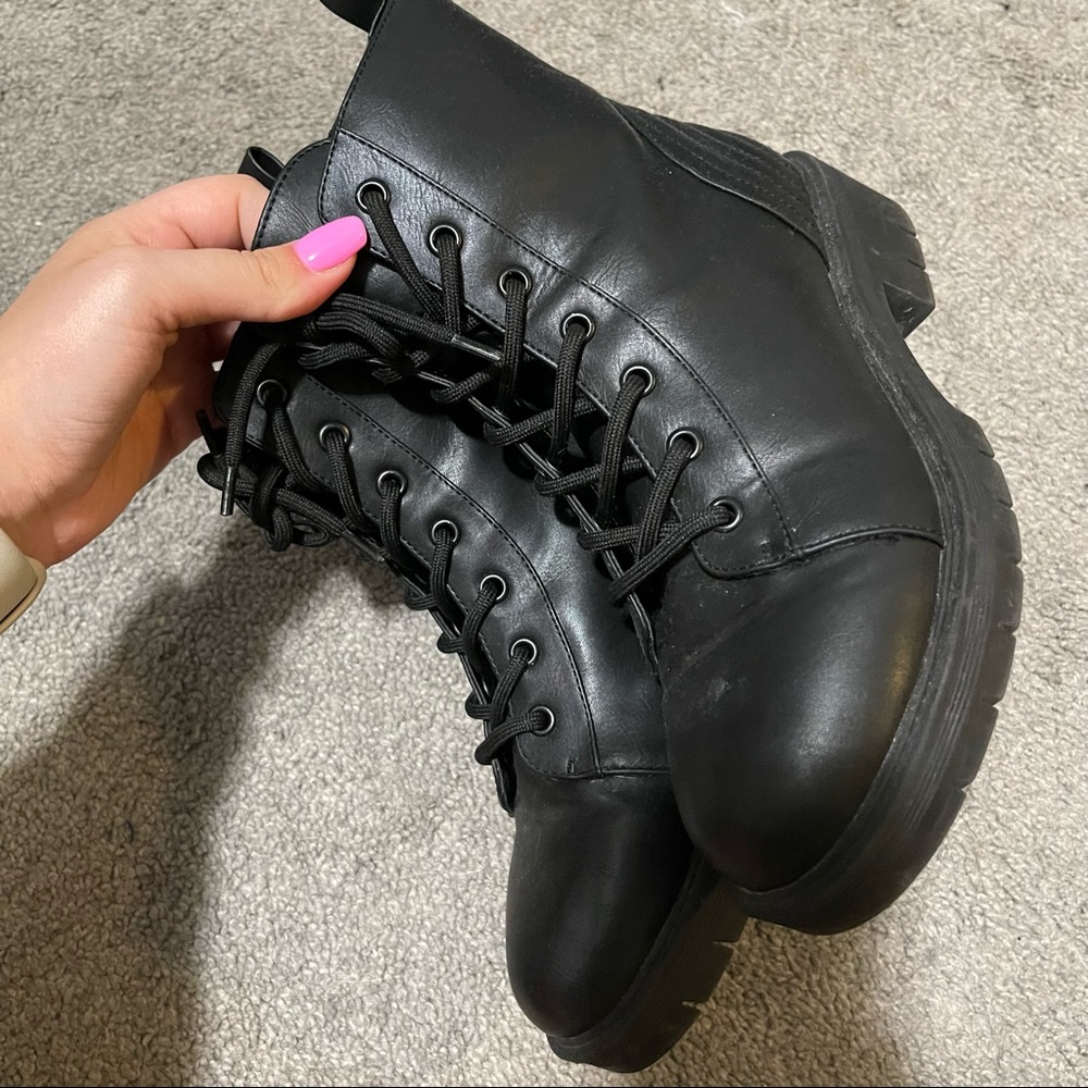 Combat boots ✨
